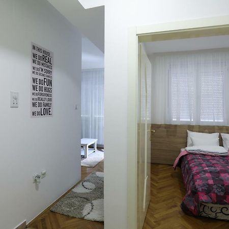 נובי סאד Apartment Promenada 35 מראה חיצוני תמונה